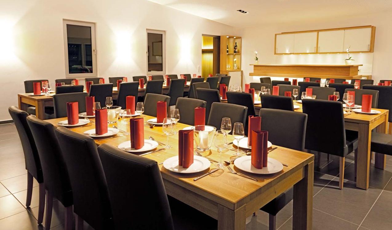 Weingut Schulz_Gedeckte Tische, © Weingut Schulz Weingut Schulz_Gedeckte Tische, © Weingut Schulz