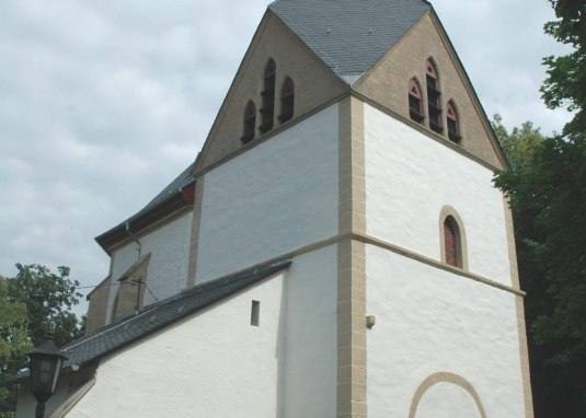 Schornsheim Kath Kirche © Tourismus GmbH "Im Herzen Rheinhessens" Schornsheim Kath Kirche © Tourismus GmbH "Im Herzen Rheinhessens"