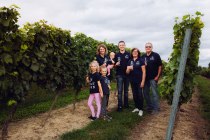 Weingut Klaus und Stefan Hahn_Familie 2, © Simone Bonnet Weingut Klaus und Stefan Hahn_Familie 2, © Simone Bonnet