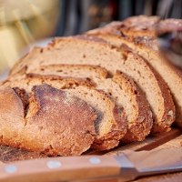 Brot aufgeschnitten Brot aufgeschnitten