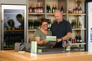 schlossgartenhof-vinothek-britta-und-meik-doerrschucki schlossgartenhof-vinothek-britta-und-meik-doerrschucki