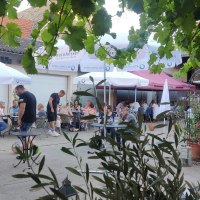 Innenhof Straußwirtschaft Weingut Martin © Franziska Martin Innenhof Straußwirtschaft Weingut Martin © Franziska Martin