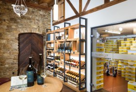 Weingut Doll&Göth Vinothek © Carsten Costard Weingut Doll&Göth Vinothek © Carsten Costard