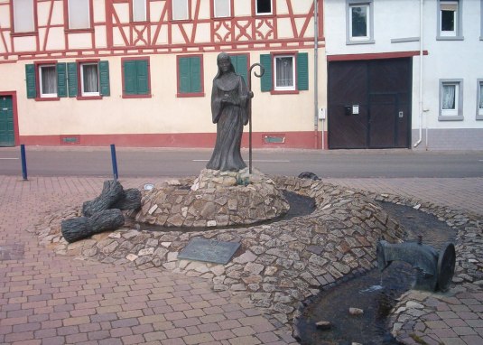 Lioba Brunnen © Tourismus GmbH "Im Herzen Rheinhessens" Lioba Brunnen © Tourismus GmbH "Im Herzen Rheinhessens"