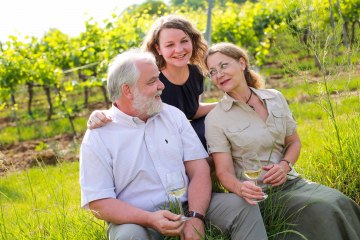 Weingut H. L. Menger_Familie, © Weingut H. L. Menger Weingut H. L. Menger_Familie, © Weingut H. L. Menger