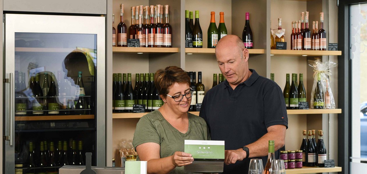 schlossgartenhof-vinothek-britta-und-meik-doerrschucki