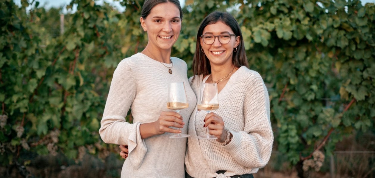 Weingut Wasem Doppelst&uuml;ck_Schwestern 2, &copy; Weingut Wasem Doppelst&uuml;ck
