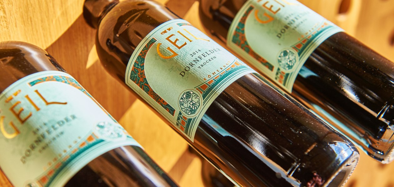 Weingut Geil_Weinflaschen, &copy; Weingut Geil