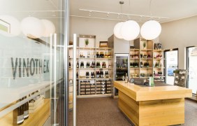 Schloßgartenhof Weingut Dörrschuck Vinothek