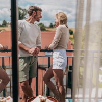 JUK_druck_24_07_zimmer_auf_dem_balkon_franz_wueste