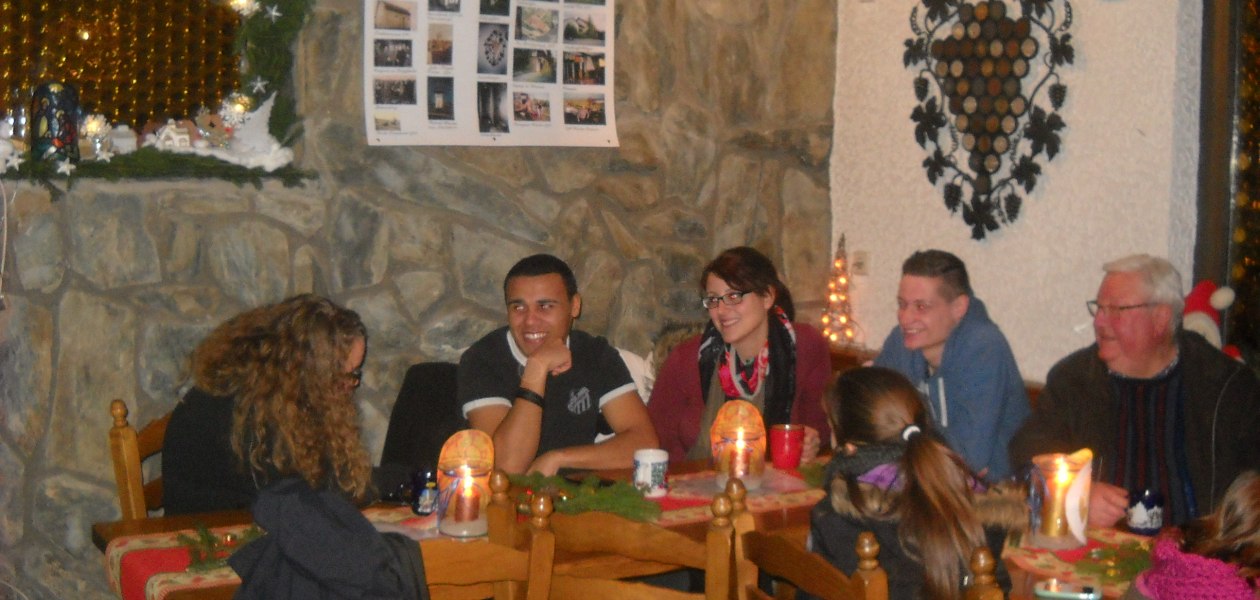 Weingut Blees-Wallich_Tisch besetzt, &copy; Weingut Blees-Wallich