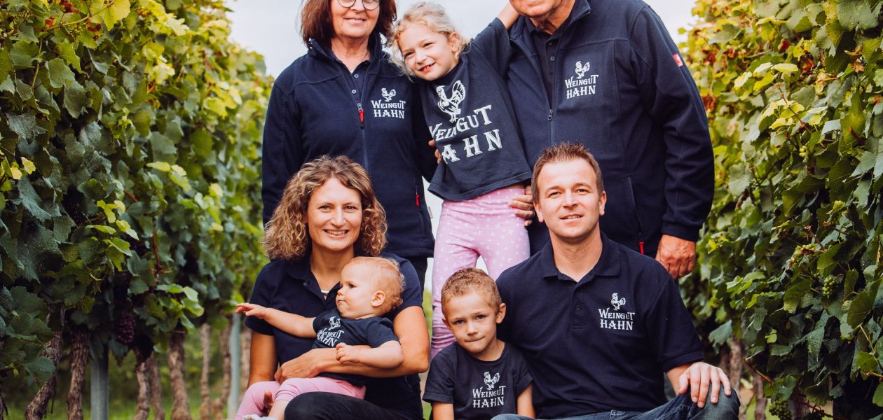 Weingut Klaus und Stefan Hahn_Familie, &copy; Simone Bonnet