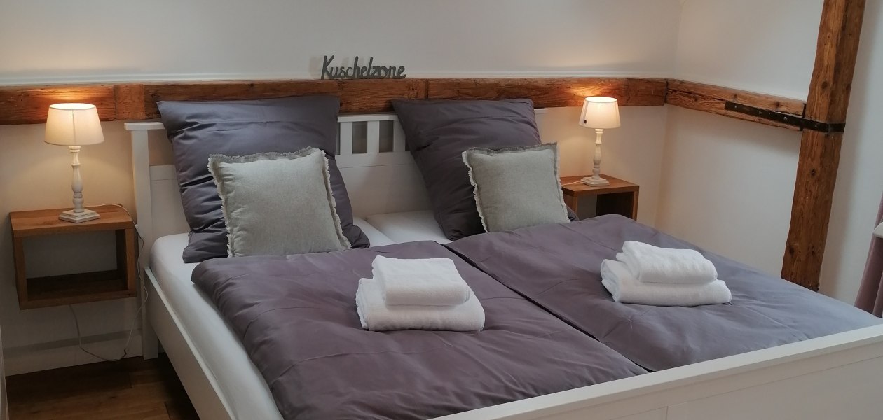 Schlafzimmer 1