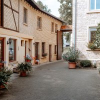 Hof vorne