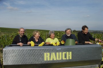 Weingut Wagner_Erntehelfer, © Weingut Wagner