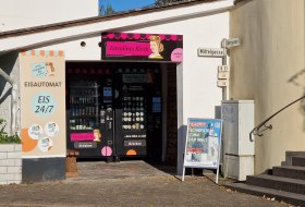 Eisautomat am Schiefsten Turm &copy; Erwin Gottschlich