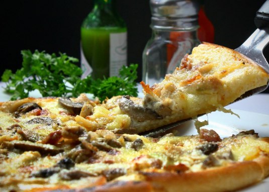 Pizza © ©joshuemd/Pixabay