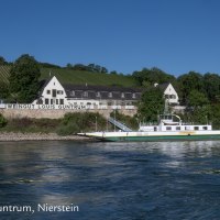 Weingut Louis Guntrum mit F&auml;hre Nierstein &copy; Louis Guntrum, Nierstein