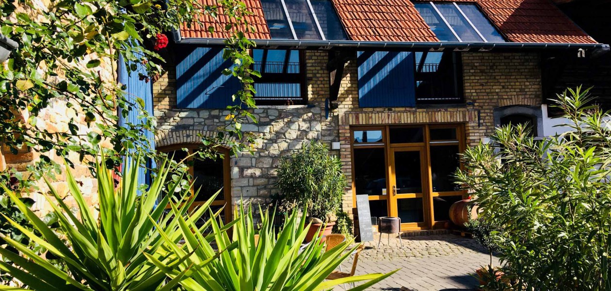 Weingut Sch&ouml;nhals_Hofbild, &copy; Weingut Sch&ouml;nhals