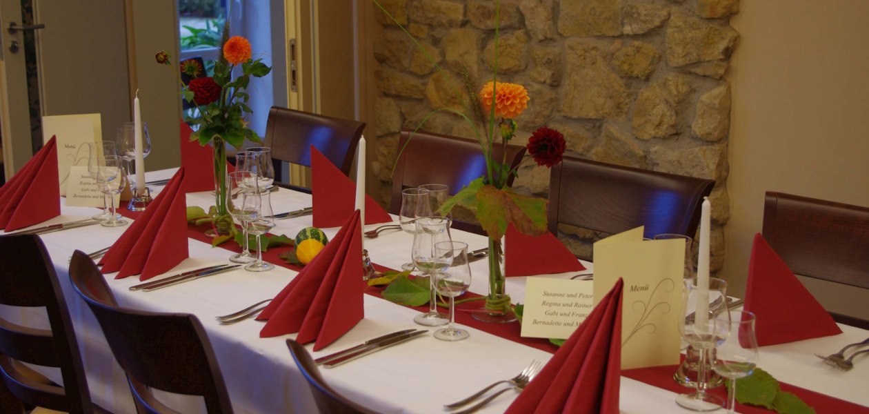 Weingut Dieter Michel_Tisch eingedeckt, &copy; Weingut Dieter Michel